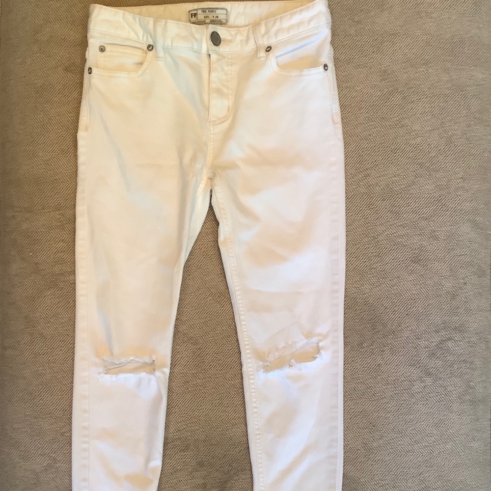 Free People white ripped jeans size 26